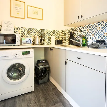 Brislington Base Super Convenient In South West By Stae-homes Апартаменти