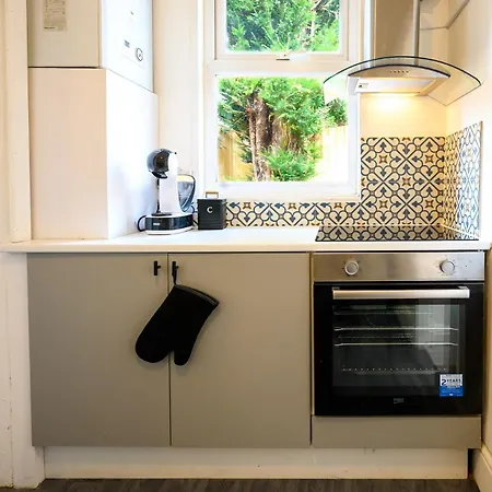 Brislington Base Super Convenient In South West By Stae-homes * Бристоль