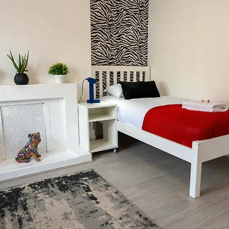 Brislington Base Super Convenient In South West By Stae-homes Apartment Bristol