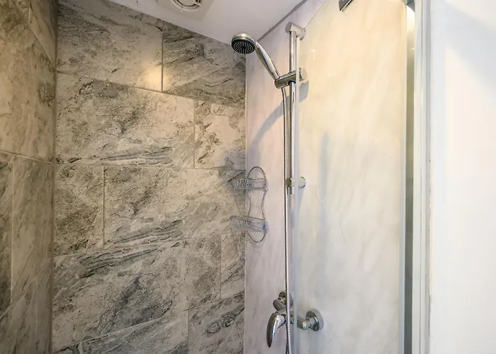 Brislington Base Super Convenient In South West By Stae-homes Apartment Bristol