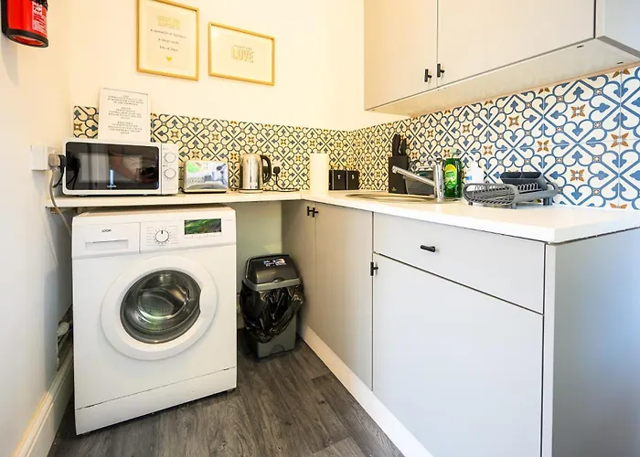 Brislington Base Super Convenient In South West By Stae-homes Apartment